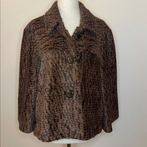 Kelly & Diane Faux Fur Cropped Coat Women’s Size 10 Swing Style Soft Velvety